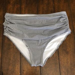 Nwot bikini bottom medium